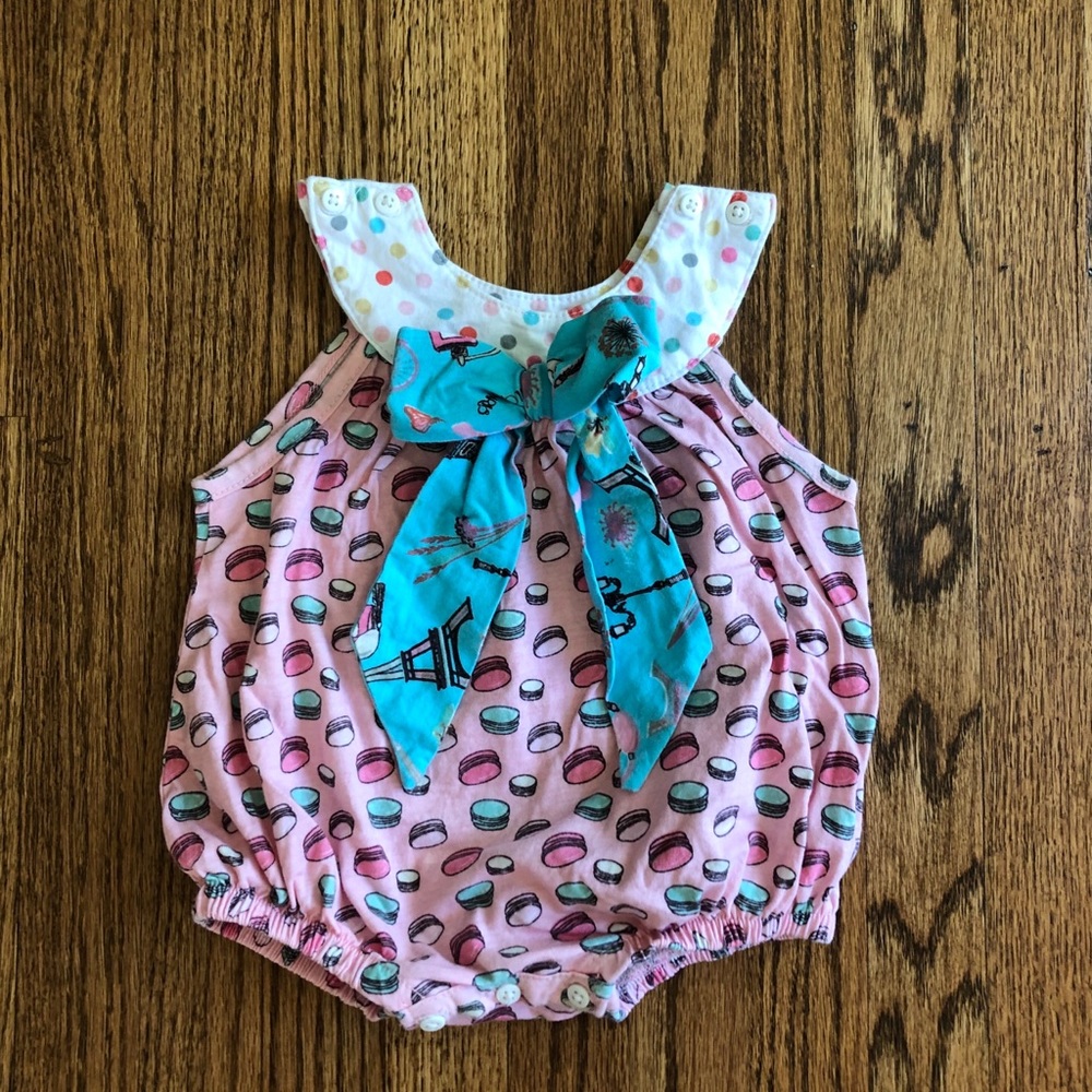 Jelly the Pug Bubble Outfit